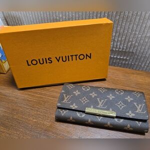 Wallet - Brown with Gold Plate